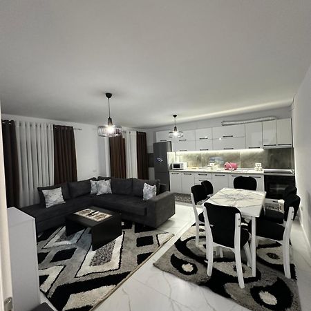 Elezi Apartment City Centre Tirana Esterno foto