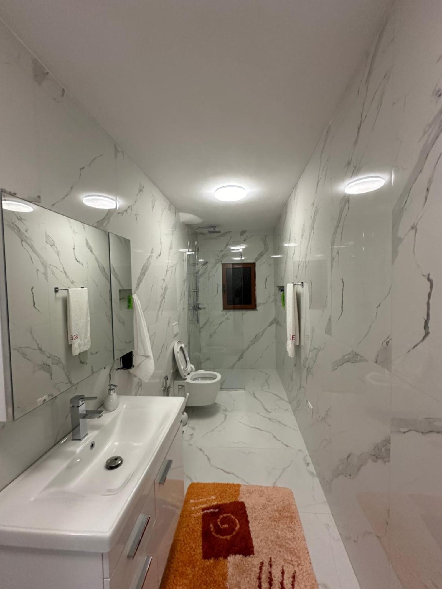 Elezi Apartment City Centre Tirana Esterno foto