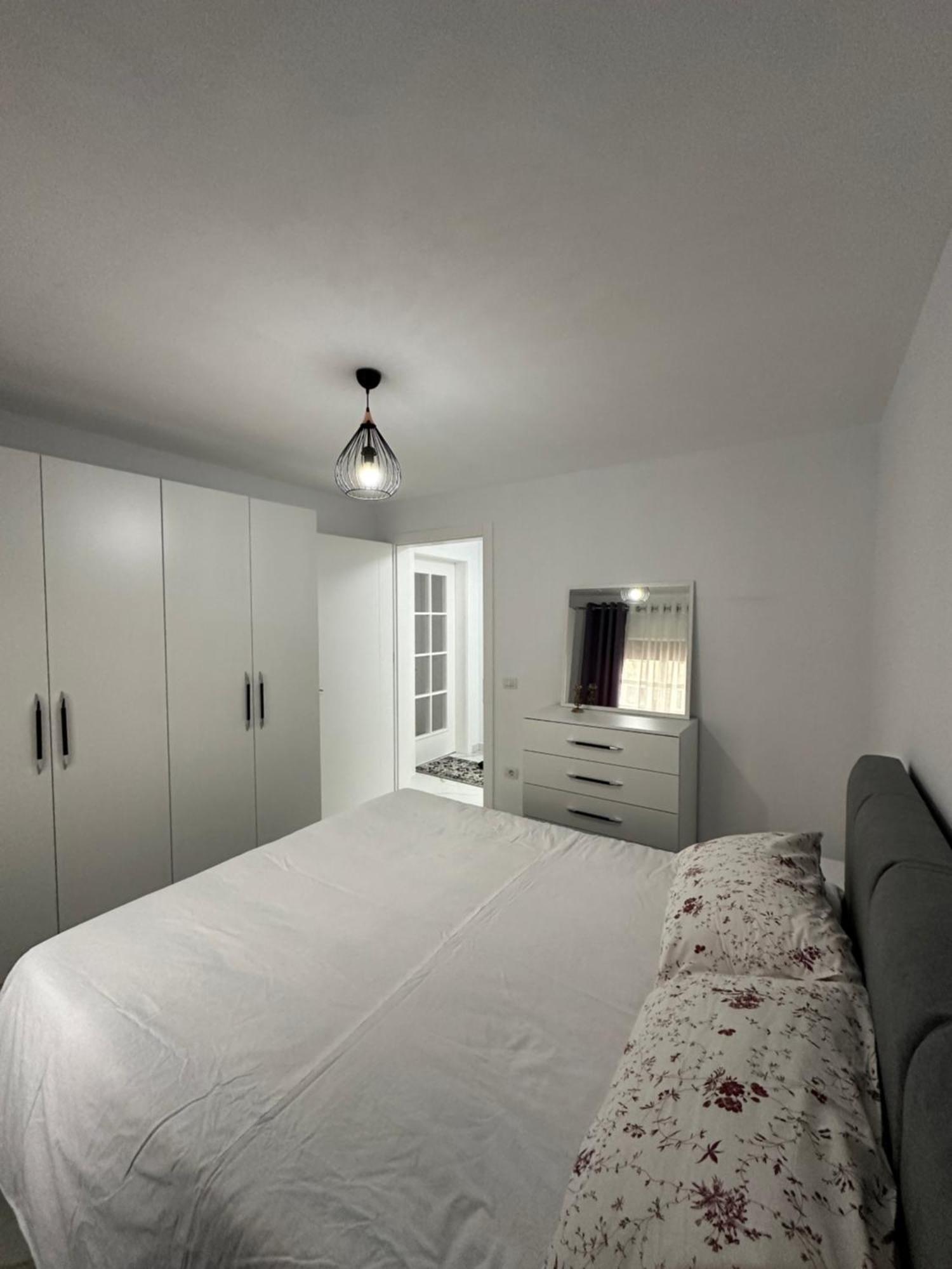 Elezi Apartment City Centre Tirana Esterno foto