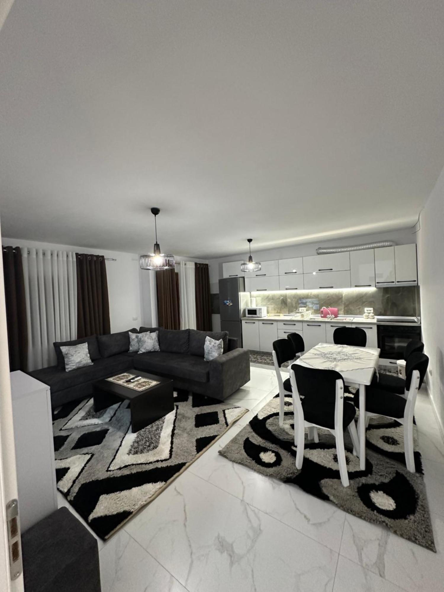Elezi Apartment City Centre Tirana Esterno foto
